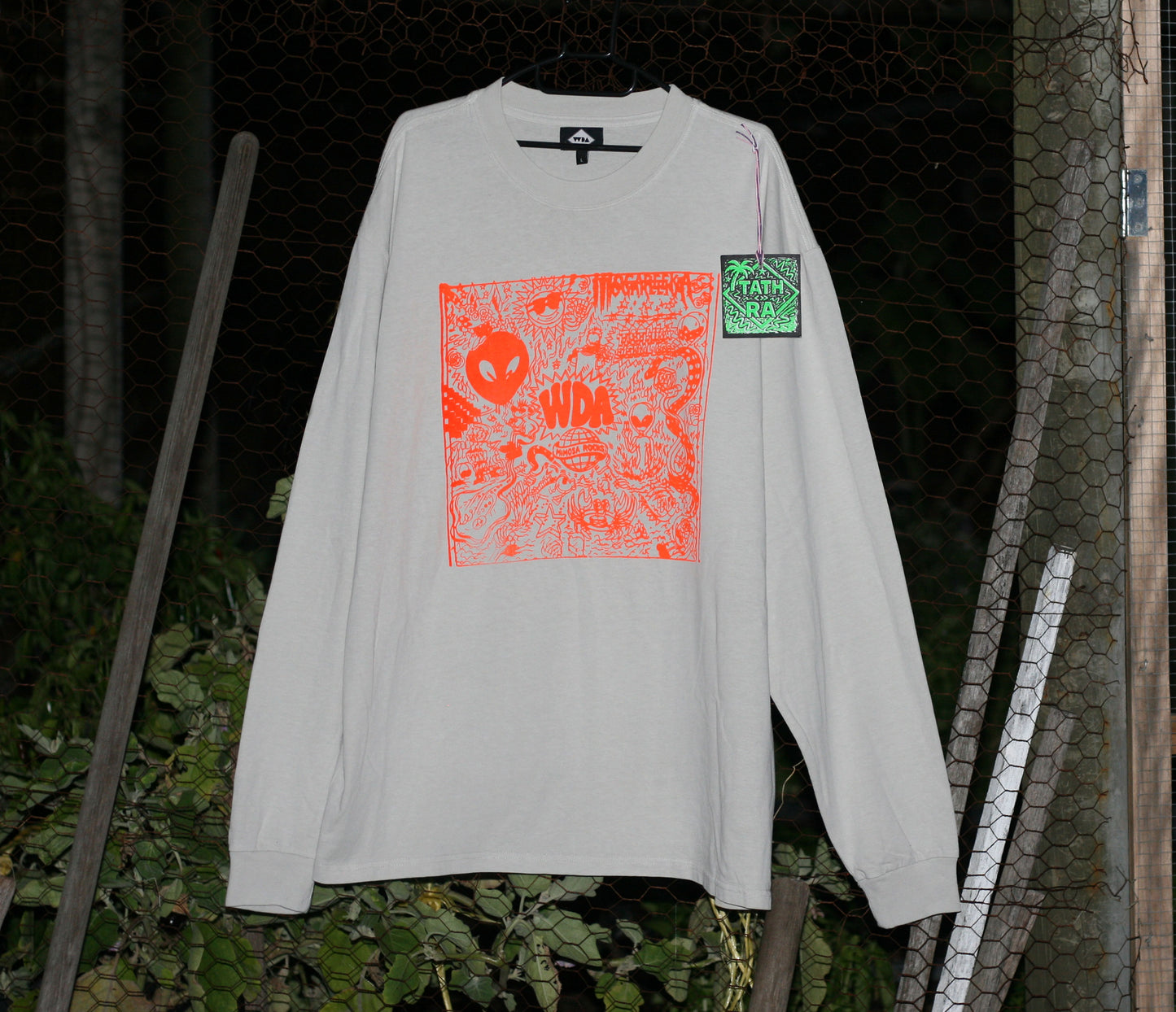 ROLL THE DICE LONG SLEEVE - FADED BONE