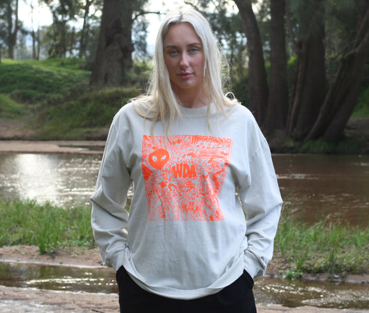 ROLL THE DICE LONG SLEEVE - FADED BONE